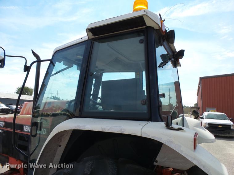 image for item L2672 1997 New Holland 5640SL tractor