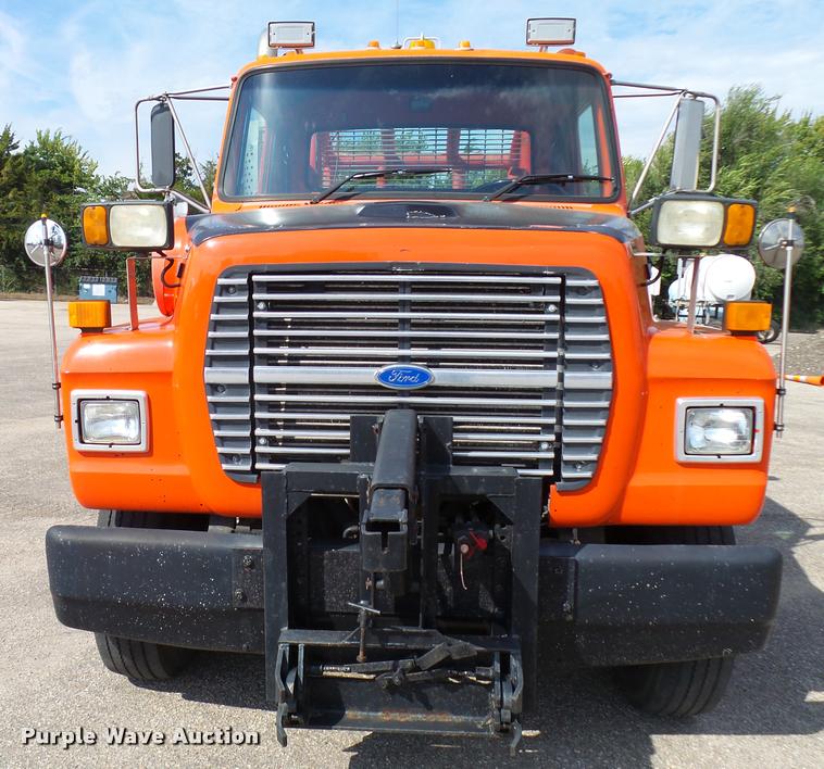 image for item L2673 1996 Ford LNT9000 flatbed truck