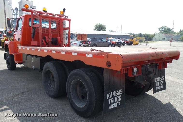 image for item L2673 1996 Ford LNT9000 flatbed truck
