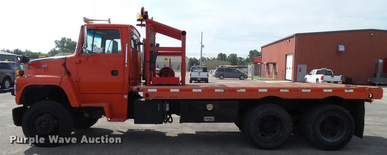 image for item L2673 1996 Ford LNT9000 flatbed truck