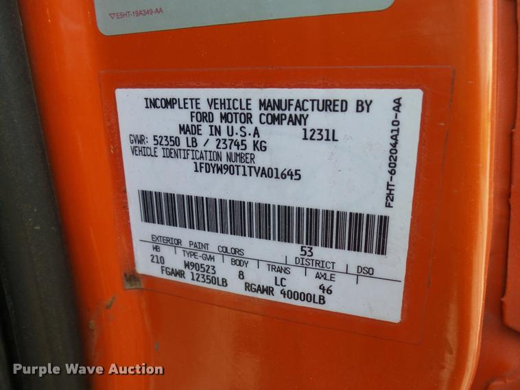 image for item L2673 1996 Ford LNT9000 flatbed truck