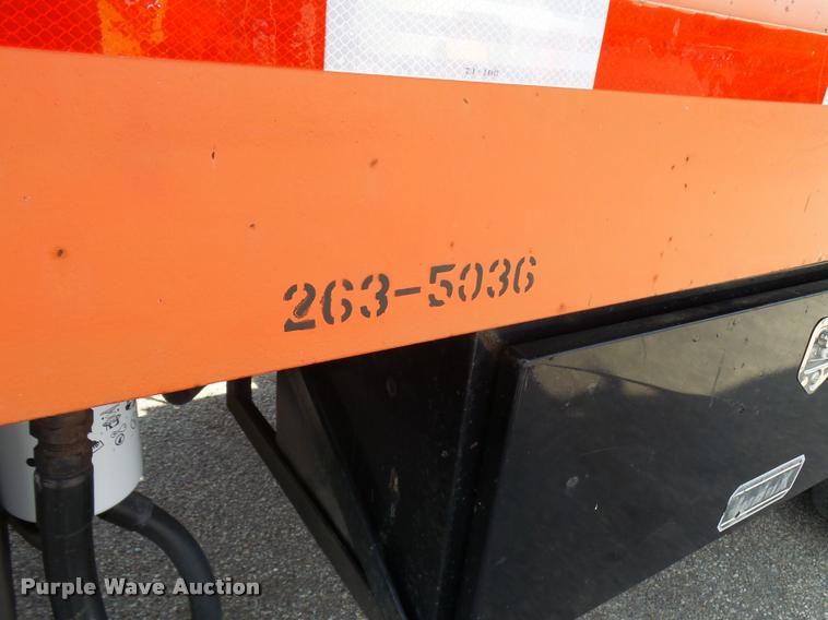 image for item L2673 1996 Ford LNT9000 flatbed truck