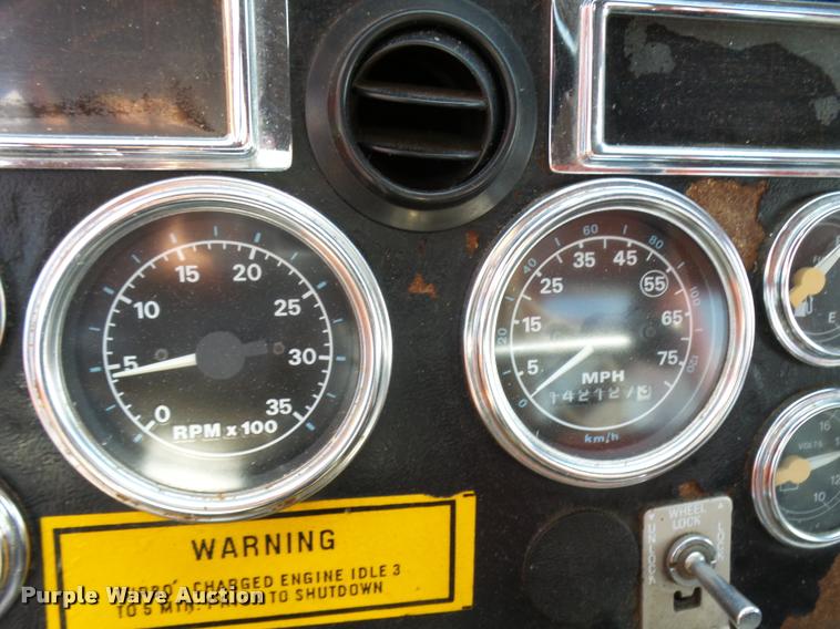 image for item L2673 1996 Ford LNT9000 flatbed truck