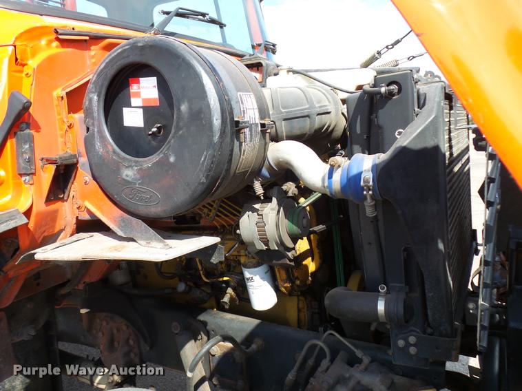 image for item L2673 1996 Ford LNT9000 flatbed truck