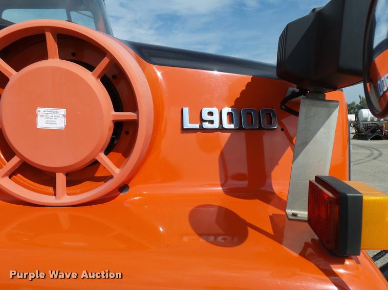 image for item L2673 1996 Ford LNT9000 flatbed truck