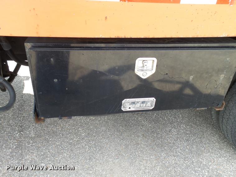 image for item L2673 1996 Ford LNT9000 flatbed truck