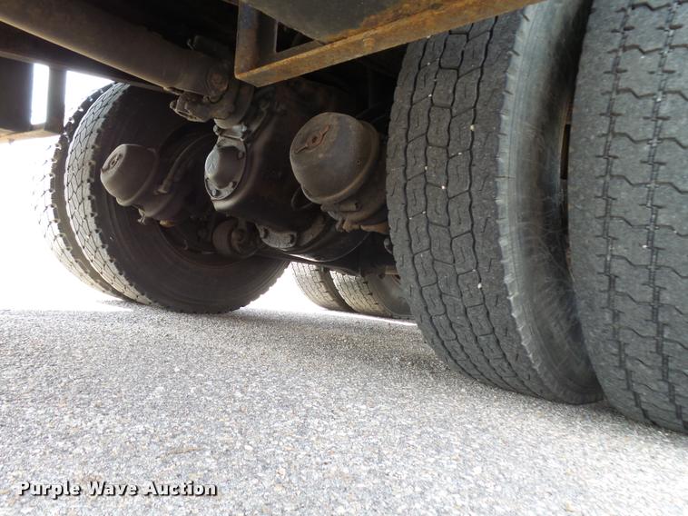 image for item L2673 1996 Ford LNT9000 flatbed truck