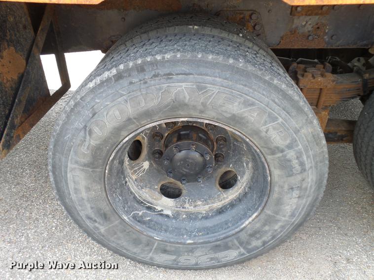 image for item L2673 1996 Ford LNT9000 flatbed truck