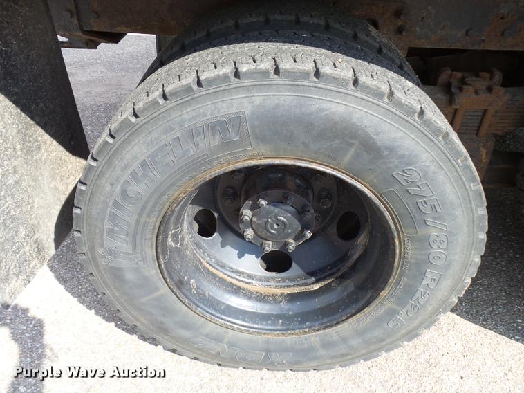 image for item L2673 1996 Ford LNT9000 flatbed truck