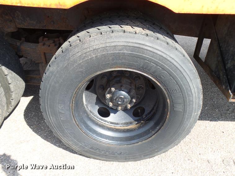 image for item L2673 1996 Ford LNT9000 flatbed truck