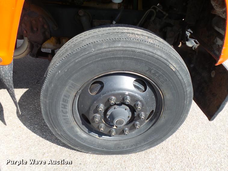 image for item L2673 1996 Ford LNT9000 flatbed truck