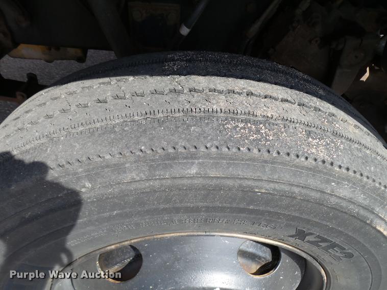 image for item L2673 1996 Ford LNT9000 flatbed truck