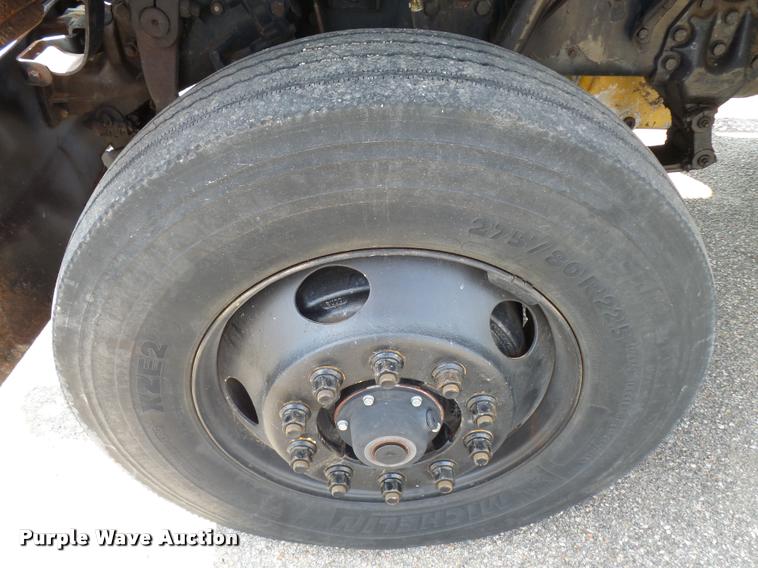 image for item L2673 1996 Ford LNT9000 flatbed truck