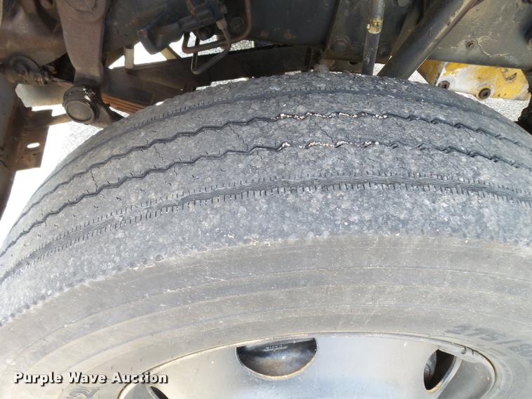 image for item L2673 1996 Ford LNT9000 flatbed truck