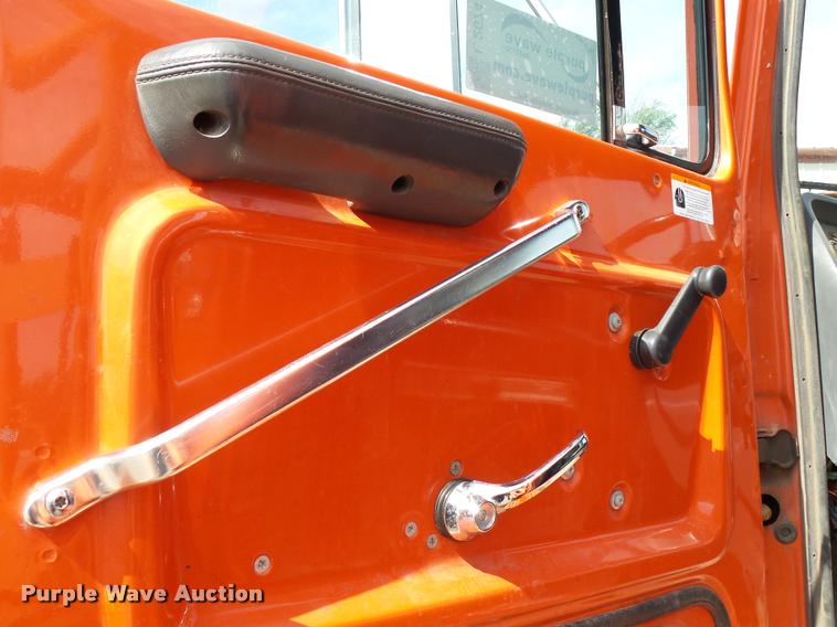 image for item L2674 1997 Ford LNT9000 flatbed truck