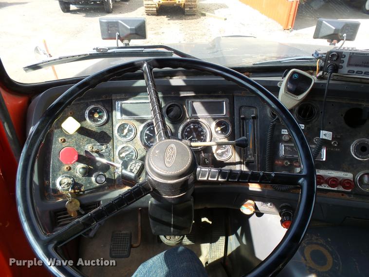 image for item L2674 1997 Ford LNT9000 flatbed truck