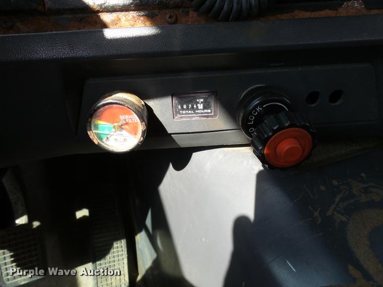 image for item L2674 1997 Ford LNT9000 flatbed truck