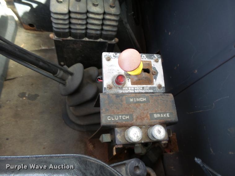 image for item L2674 1997 Ford LNT9000 flatbed truck