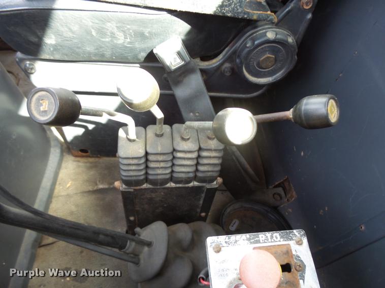 image for item L2674 1997 Ford LNT9000 flatbed truck