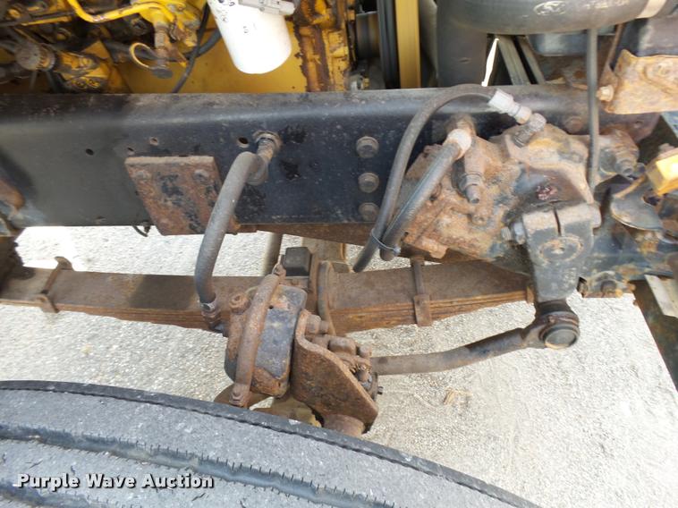 image for item L2674 1997 Ford LNT9000 flatbed truck