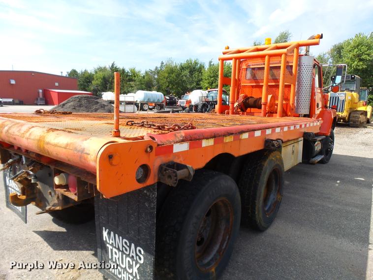 image for item L2674 1997 Ford LNT9000 flatbed truck