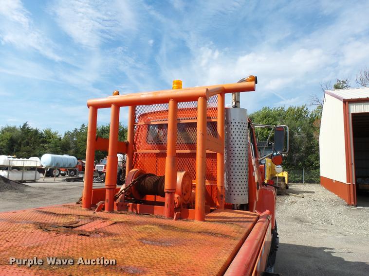 image for item L2674 1997 Ford LNT9000 flatbed truck