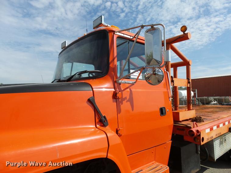 image for item L2674 1997 Ford LNT9000 flatbed truck