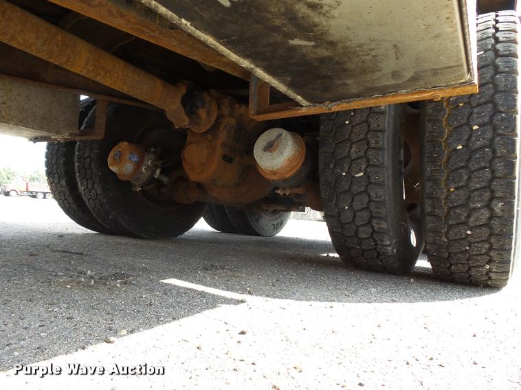 image for item L2674 1997 Ford LNT9000 flatbed truck