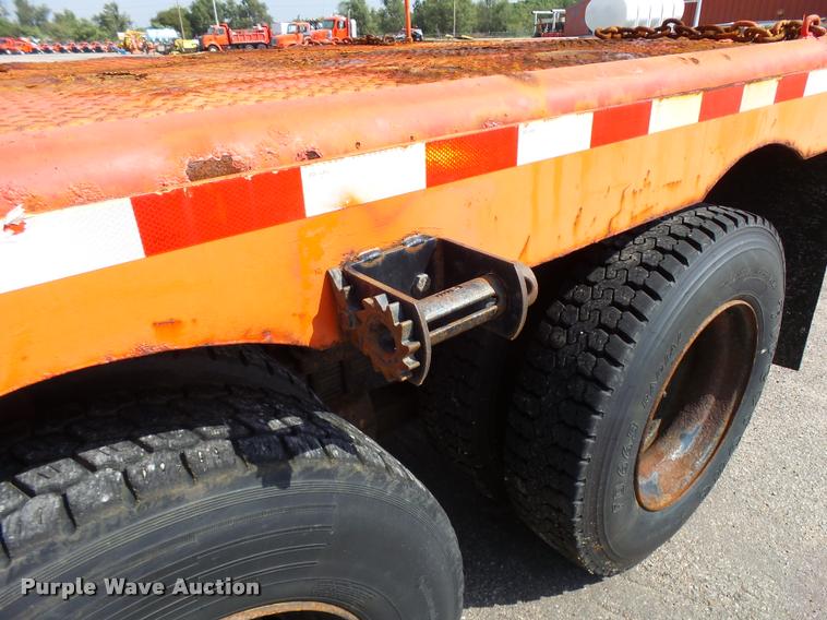 image for item L2674 1997 Ford LNT9000 flatbed truck