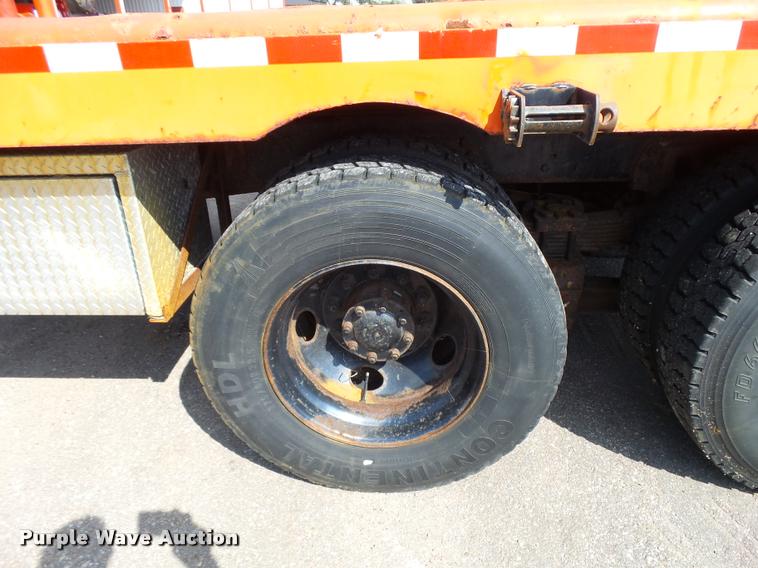 image for item L2674 1997 Ford LNT9000 flatbed truck