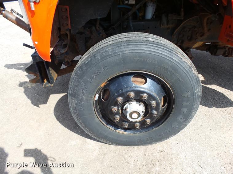 image for item L2674 1997 Ford LNT9000 flatbed truck