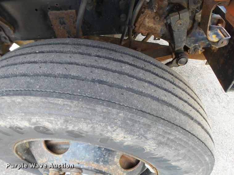 image for item L2674 1997 Ford LNT9000 flatbed truck