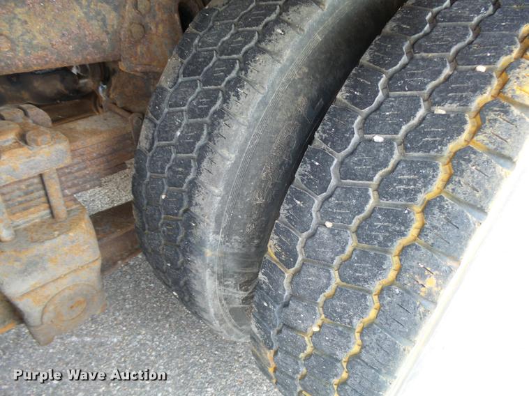 image for item L2674 1997 Ford LNT9000 flatbed truck