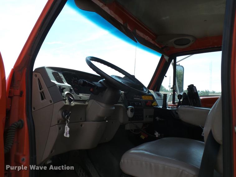 image for item L2675 2001 Sterling L7500 dump truck