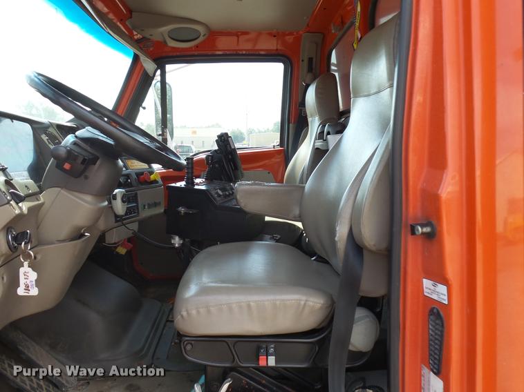 image for item L2675 2001 Sterling L7500 dump truck