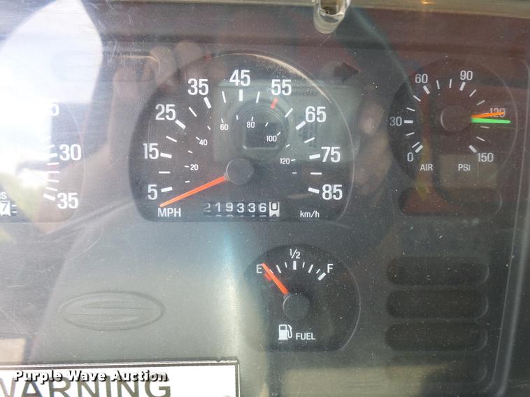 image for item L2675 2001 Sterling L7500 dump truck