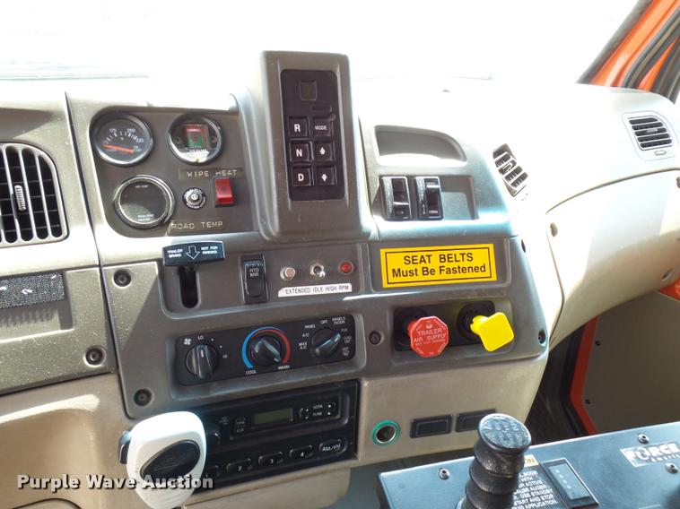 image for item L2675 2001 Sterling L7500 dump truck