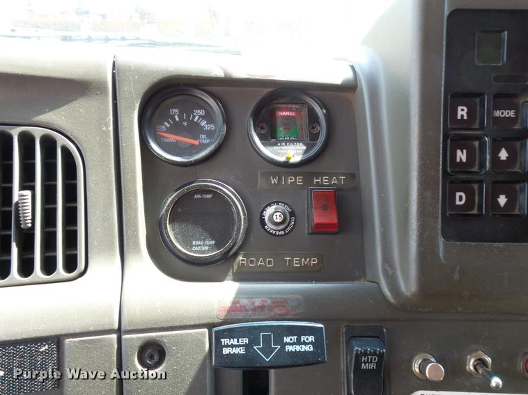 image for item L2675 2001 Sterling L7500 dump truck