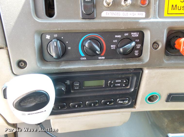 image for item L2675 2001 Sterling L7500 dump truck