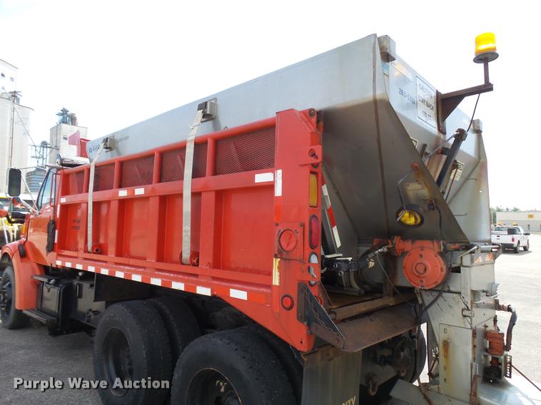 image for item L2675 2001 Sterling L7500 dump truck