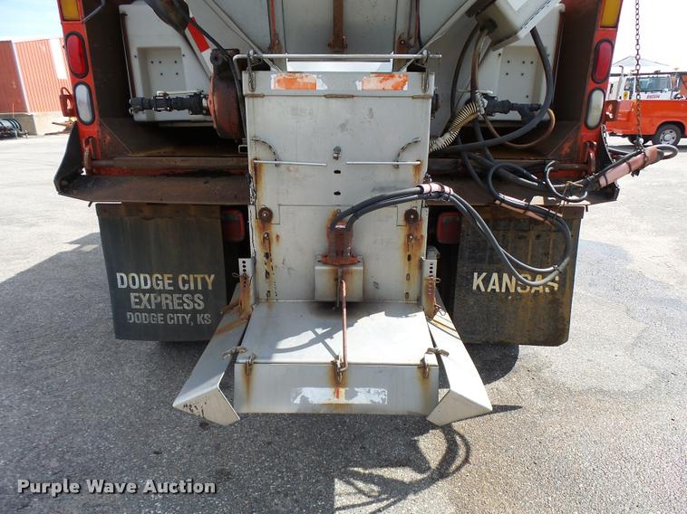 image for item L2675 2001 Sterling L7500 dump truck