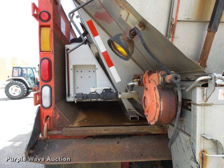 image for item L2675 2001 Sterling L7500 dump truck