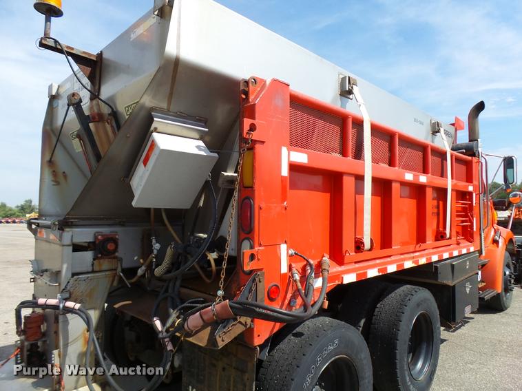 image for item L2675 2001 Sterling L7500 dump truck