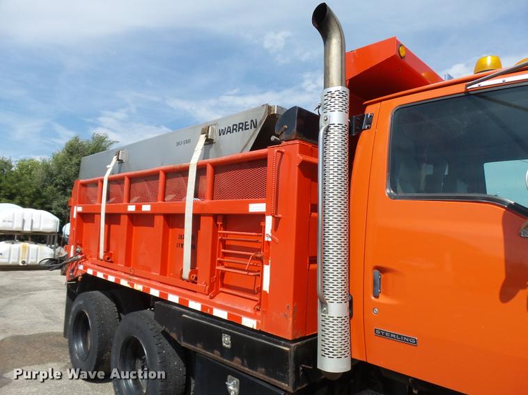 image for item L2675 2001 Sterling L7500 dump truck