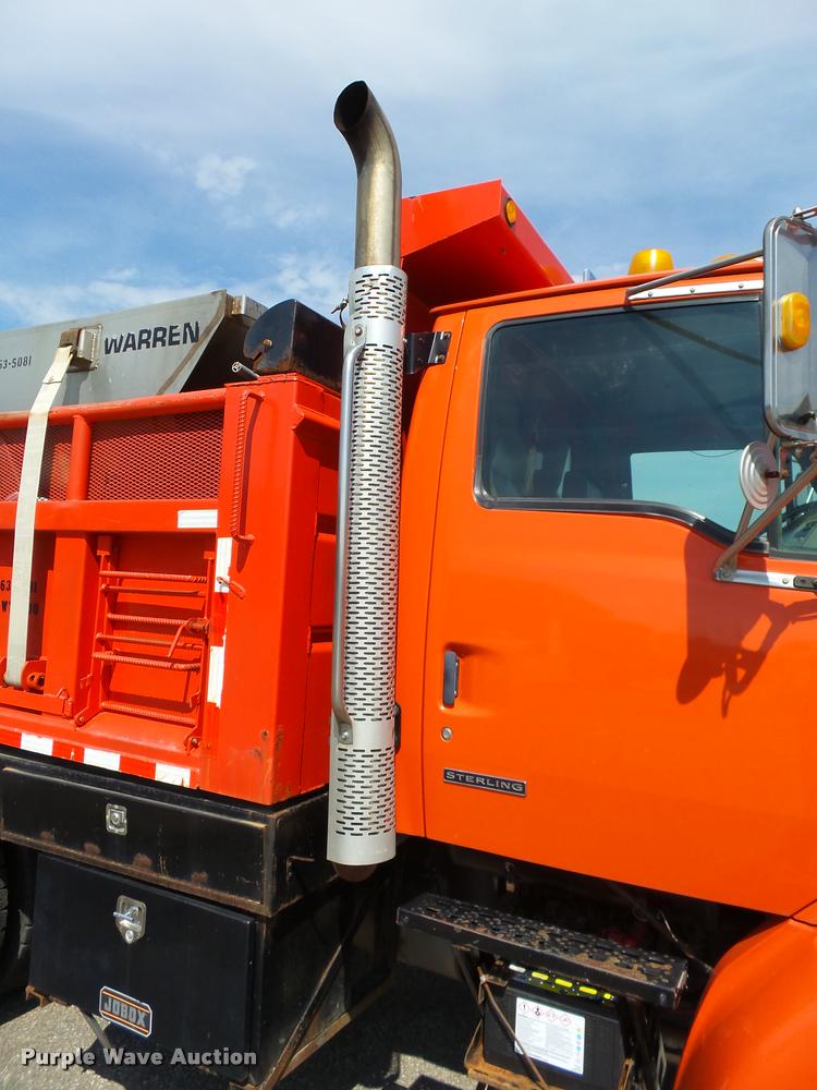 image for item L2675 2001 Sterling L7500 dump truck