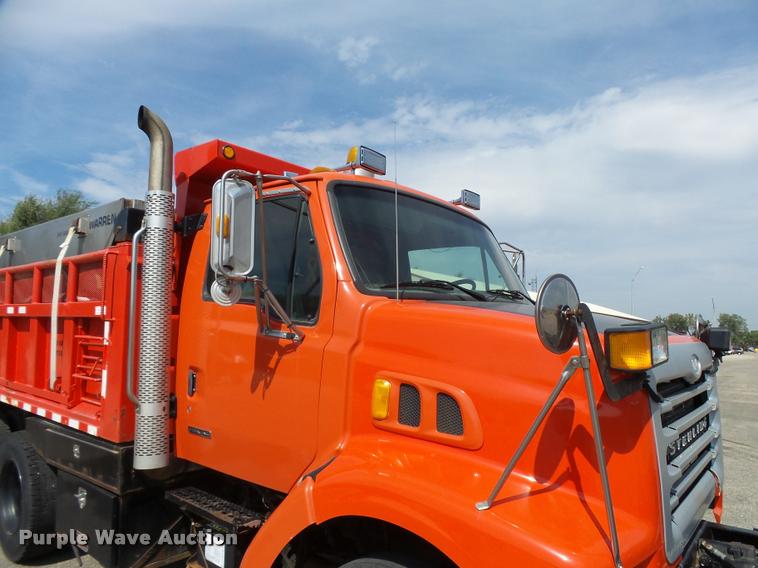 image for item L2675 2001 Sterling L7500 dump truck