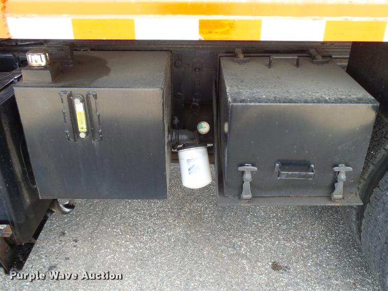 image for item L2675 2001 Sterling L7500 dump truck