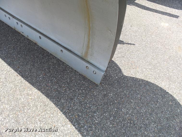 image for item L2675 2001 Sterling L7500 dump truck