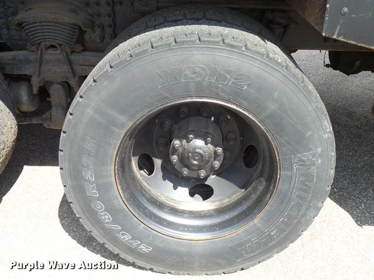 image for item L2675 2001 Sterling L7500 dump truck