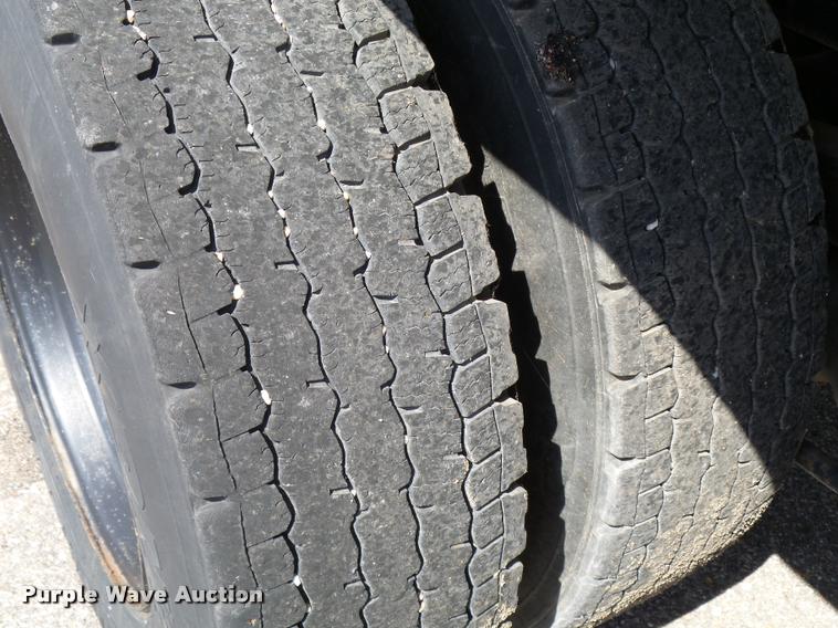 image for item L2675 2001 Sterling L7500 dump truck